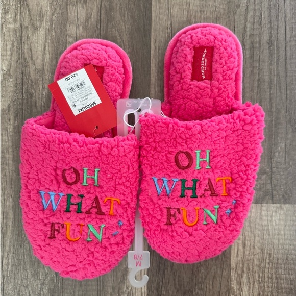 Wondershop Target Womens Holiday Slippers Oh What Fun Pink Sherpa Size M/L - Picture 2 of 11